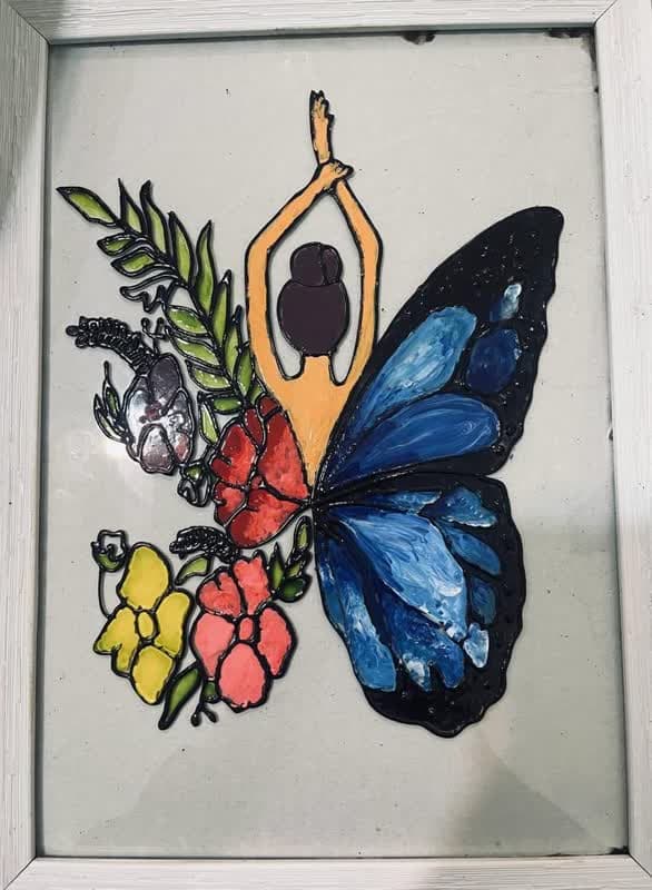 مجموعه فعالیت های   هنری (ویترای،طراحی)دانش آموزان متوسطه اول مجتمع آموزشی یگانه