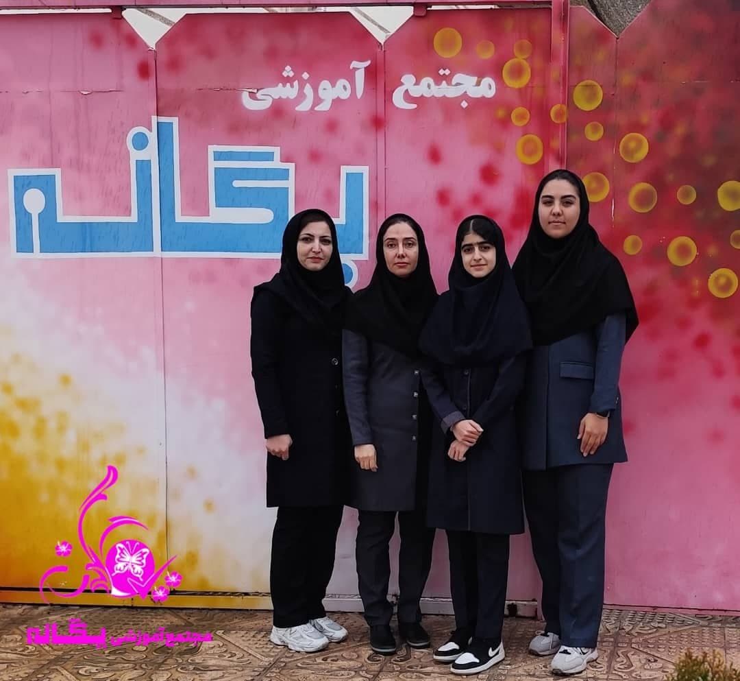 مقام سوم شهرستان مسابقات خوارزمی حافظ خوانی